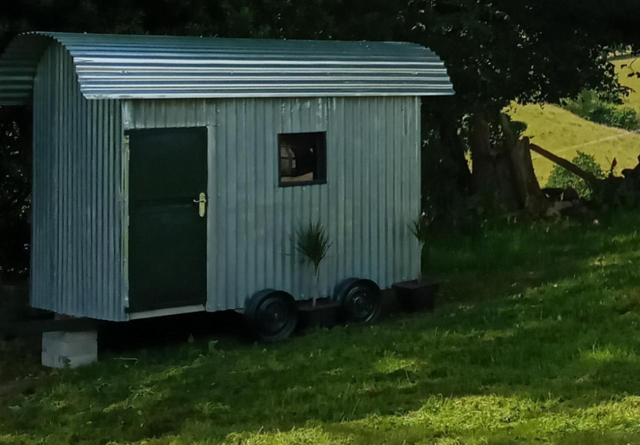 Orchard Meadow Shepherd Huts Leek-Buxton-Ashbourne Upper Elkstone Екстер'єр фото